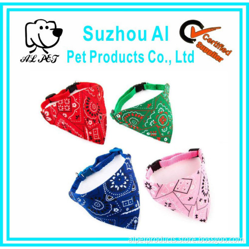 Adjustable Strap Dog Bandana with Clip Fastener and Lead Hook